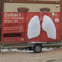 Zdjęcie ilustracyjne wiadomości: Mobilne płuca stanęły przy Urzędzie Gminy Chełmiec #2
