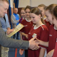 Zdjęcie ilustracyjne wiadomości: SP w Trzetrzewinie dziewczyny oraz SP w Chełmcu chłopcy najlepsi w zawodach między gminnych w piłce ręcznej Szkół Podstawowych klas IV - VI #12