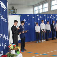 Zdjęcie ilustracyjne wiadomości: Zakończenie roku szkolnego w Szkole Podstawowej w Librantowej. Pożegnaliśmy ósmoklasistów oraz odchodzącego na emeryturę księdza Henryka Osorę.
 #13
