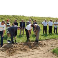 Zdjęcie ilustracyjne wiadomości: Ruszyła budowa  pierwszego na Sądecczyźnie kompleksu boisk  w ramach programu "Moje boisko - Orlik 2012" #13