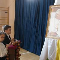 Zdjęcie ilustracyjne wiadomości: Maluchy z Paszyna w hołdzie papieżowi Janowi Pawłowi II #5