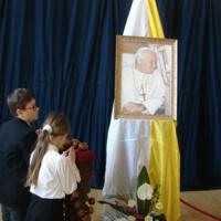 Zdjęcie ilustracyjne wiadomości: Maluchy z Paszyna w hołdzie papieżowi Janowi Pawłowi II #7