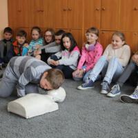 Zdjęcie ilustracyjne wiadomości: Program edukacyjny „Ratujemy i Uczymy Ratować” w Chełmcu. #1