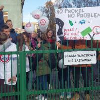 Zdjęcie ilustracyjne wiadomości: „No promil - No problem”. Marsz uczniów Zespołu Szkół w Świniarsku  na rzecz trzeźwości. #1
