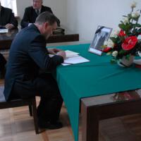Zdjęcie ilustracyjne wiadomości: <b>Uczczenie pamięci Prezydenta RP i Wszystkich tragicznie zmarłych w katastrofie lotniczej przez samorząd Gminy Chełmiec </b> #29