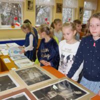 Zdjęcie ilustracyjne wiadomości: „100 lat niepodległości” - wystawa pamiątek w Szkole Podstawowej w Marcinkowicach #4
