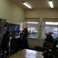 Zdjęcie ilustracyjne wiadomości: Święty Mikołaj u uczniów ze Szkoły Podstawowej z Oddziałami Specjalnymi w Chełmcu #2