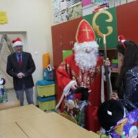 Zdjęcie ilustracyjne wiadomości: Święty Mikołaj u uczniów ze Szkoły Podstawowej z Oddziałami Specjalnymi w Chełmcu #11