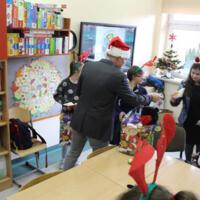 Zdjęcie ilustracyjne wiadomości: Święty Mikołaj u uczniów ze Szkoły Podstawowej z Oddziałami Specjalnymi w Chełmcu #16