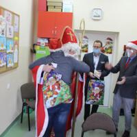 Zdjęcie ilustracyjne wiadomości: Święty Mikołaj u uczniów ze Szkoły Podstawowej z Oddziałami Specjalnymi w Chełmcu #21