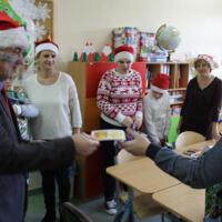 Zdjęcie ilustracyjne wiadomości: Święty Mikołaj u uczniów ze Szkoły Podstawowej z Oddziałami Specjalnymi w Chełmcu #23