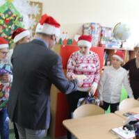 Zdjęcie ilustracyjne wiadomości: Święty Mikołaj u uczniów ze Szkoły Podstawowej z Oddziałami Specjalnymi w Chełmcu #24