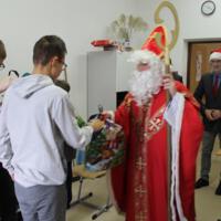 Zdjęcie ilustracyjne wiadomości: Święty Mikołaj u uczniów ze Szkoły Podstawowej z Oddziałami Specjalnymi w Chełmcu #29