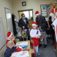 Zdjęcie ilustracyjne wiadomości: Święty Mikołaj u uczniów ze Szkoły Podstawowej z Oddziałami Specjalnymi w Chełmcu #57