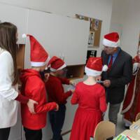 Zdjęcie ilustracyjne wiadomości: Święty Mikołaj u uczniów ze Szkoły Podstawowej z Oddziałami Specjalnymi w Chełmcu #74