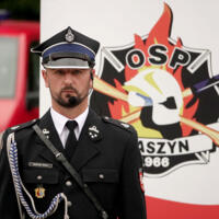 Uroczystość poświęcenia nowego samochodu strażackiego w OSP Paszyn.