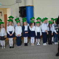 Zdjęcie ilustracyjne wiadomości: Ślubowanie klas pierwszych w Szkole Podstawowej w Chełmcu #15