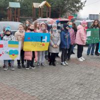 Zdjęcie ilustracyjne wiadomości: Happening „Stop wojnie” w Szkole Podstawowej w Januszowej #2