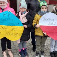 Zdjęcie ilustracyjne wiadomości: Happening „Stop wojnie” w Szkole Podstawowej w Januszowej #9