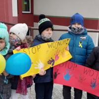 Zdjęcie ilustracyjne wiadomości: Happening „Stop wojnie” w Szkole Podstawowej w Januszowej #10