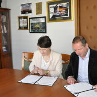 Zdjęcie ilustracyjne wiadomości: Podpisanie Porozumienia o Współpracy Pomiędzy SP w Wielogłowach  i  PWSZ w Nowym Sączu #1