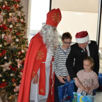 Zdjęcie ilustracyjne wiadomości: Spotkanie Świętego Mikołaja z dziećmi niepełnosprawnymi. #60