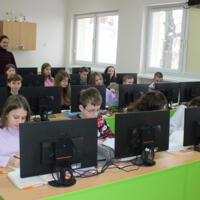 Zdjęcie ilustracyjne wiadomości: 8 pracowni komputerowych dla chełmieckich szkół #1