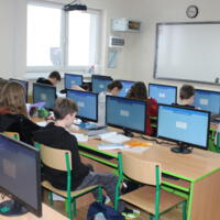 Zdjęcie ilustracyjne wiadomości: 8 pracowni komputerowych dla chełmieckich szkół #2