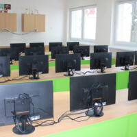 Zdjęcie ilustracyjne wiadomości: 8 pracowni komputerowych dla chełmieckich szkół #3