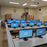 Zdjęcie ilustracyjne wiadomości: 8 pracowni komputerowych dla chełmieckich szkół #11