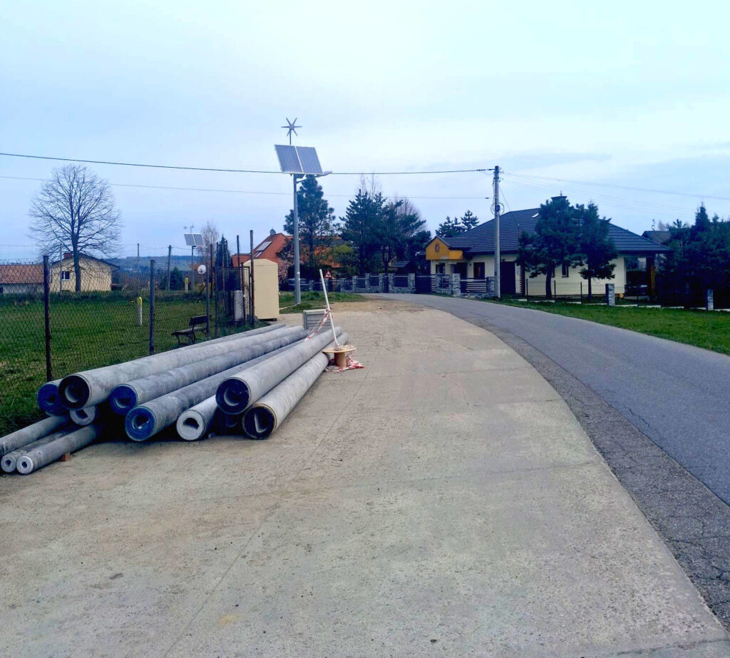 18 nowych lamp w Kunowie – ruszyła budowa oświetlenia ulicznego