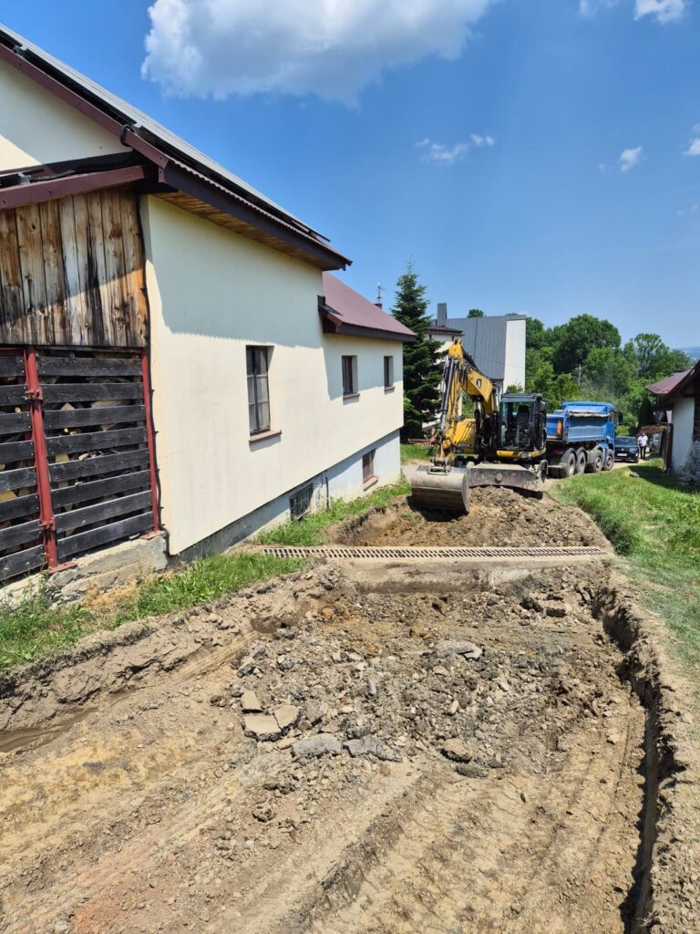 remont drogi w Woli Kurowskiej 
